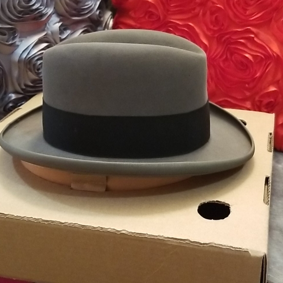 DOBBS GOLDEN COACH FELT HAT - Picture 3 of 9